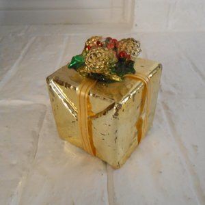 Vintage Leadless Wick Christmas Present Candle From Italy